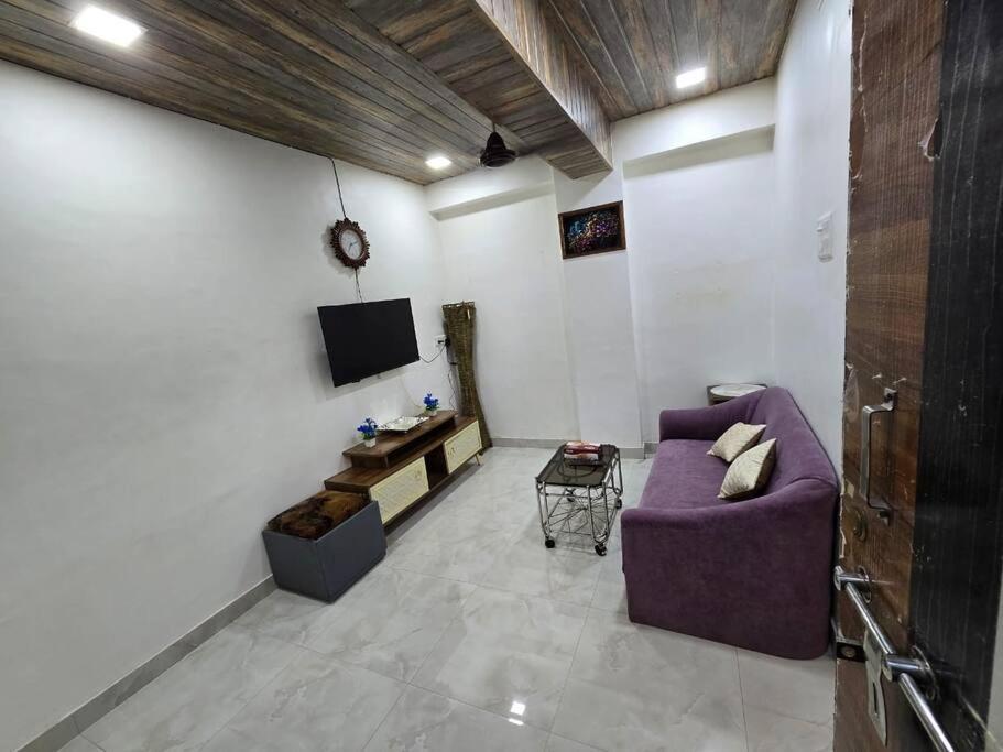 Emly Villa Comfortable Cozy 1Bhk Apartment Mumbai Exterior photo